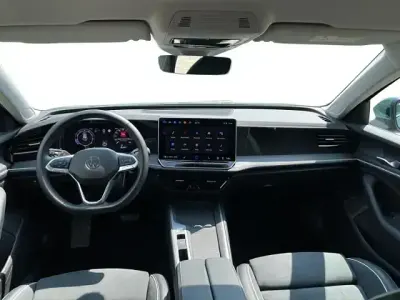 Gebraucht VW Passat Business 150 PS (110 kW) 2025 Grün Kombi