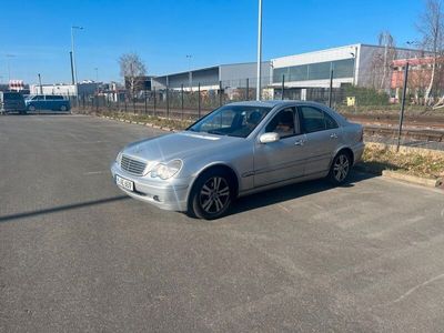 Mercedes C200