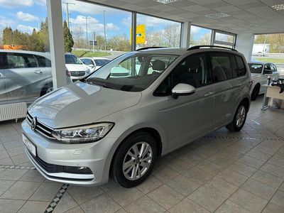 Gebraucht VW Touran Comfortline 122 PS (89 kW) 2021 Silber Van / Kleinbus