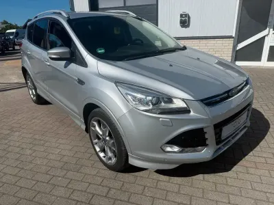 Gebraucht Ford Kuga Individual 179 PS (131 kW) 2016 Polarsilber metallic SUV