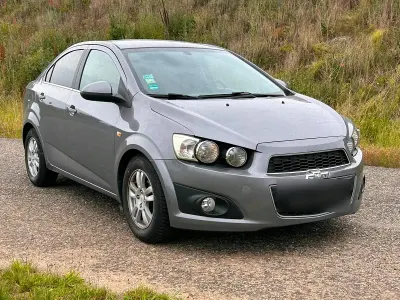 Gebraucht Chevrolet Aveo 100 PS (73 kW) 2012 Grau Limousine