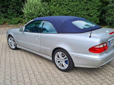Second-hand Mercedes CLK230 Avantgarde 197 CP (144 kW) 2001 Argintiu Cabrio