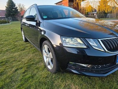 Gebraucht Skoda Octavia Clever 116 PS (85 kW) 2018 Schwarz Kombi