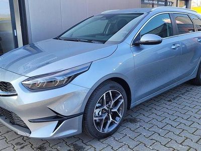 Nouă Kia Ceed Sportswagon 140 CP (102 kW) 2025 Argintiu Break