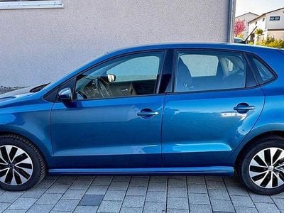 Usata VW Polo Trendline 75 CV (55 kW) 2015 Blu Berlina