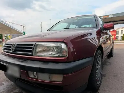 Gebraucht VW Vento 115 PS (84 kW) 1992 Rot Limousine