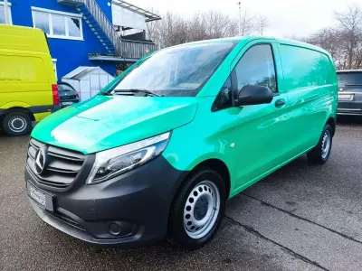 Gebraucht Mercedes Vito 190 PS (139 kW) 2021 Grün Van