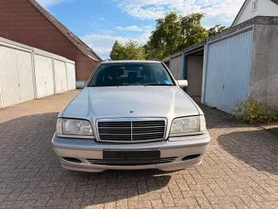 Gebraucht Mercedes C220 170 PS (125 kW) 2000 Silber Kombi