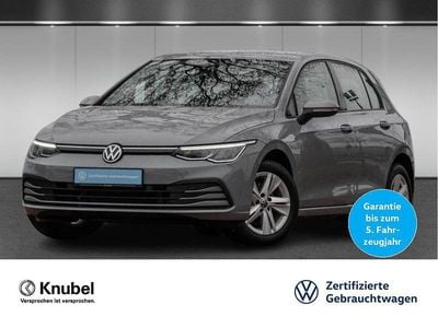 Gebraucht VW Golf VIII Life 131 PS (96 kW) 2023 Mondsteingrau Limousine