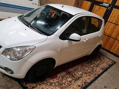 Begagnad Opel Agila 65 HK (47 kW) 2010 Vit Halvkombi