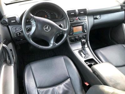 Schwarz Gebraucht 2004 Mercedes 200 Avantgarde Kombi | 2.450 €