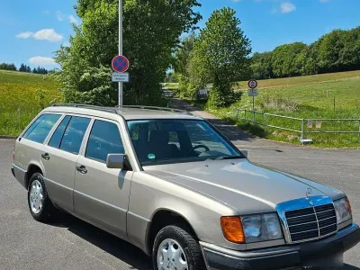 Gebraucht Mercedes 230 132 PS (97 kW) 1992 Kombi