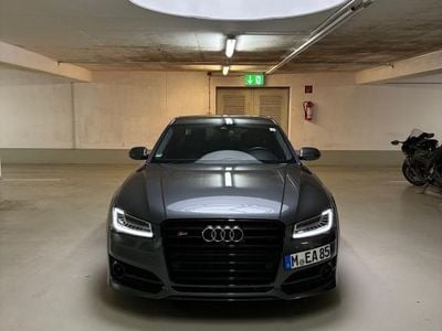 Audi S8 plus
