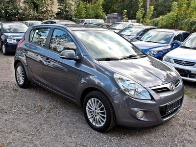 Grau Gebraucht 2011 Hyundai i20 Life Limousine | 4.999 € (Etwas zu teuer)