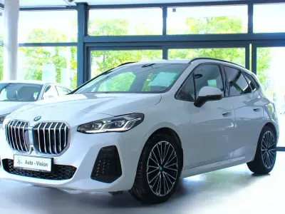 Gebraucht BMW 218 Active Tourer M Sport 136 PS (100 kW) 2024 Weiß Van / Kleinbus
