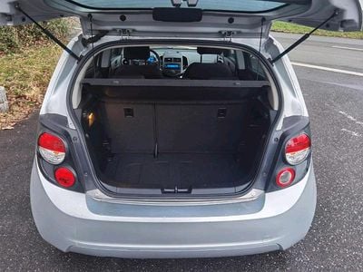 Gebraucht Chevrolet Aveo 100 PS (73 kW) 2013 Silber Limousine