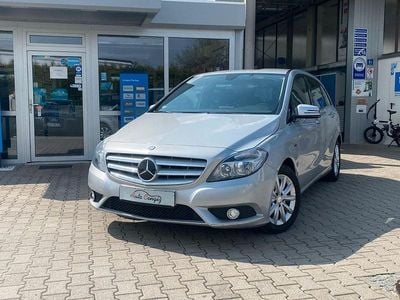 Usata Mercedes B180 122 CV (89 kW) 2012 Argento Monovolume