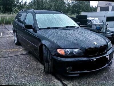 Schwarz Gebraucht 2005 BMW 320 M Sport Kombi | 2.000 € (Teuer)