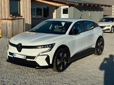 Gebraucht Renault Megane E-Tech Techno 160 kW (218 PS) 2022 Weiß Limousine