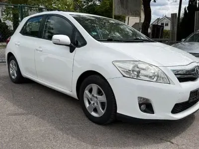 Gebraucht Toyota Auris Hybrid Life 136 PS (100 kW) 2011 Weiß Limousine