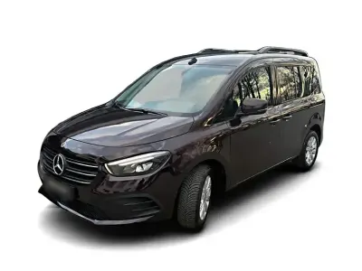 Gebraucht Mercedes T180 Style 2024 Rot Van / Kleinbus