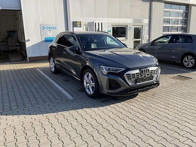 Usata Audi e-tron 300 kW (408 CV) 2024 Grigio SUV