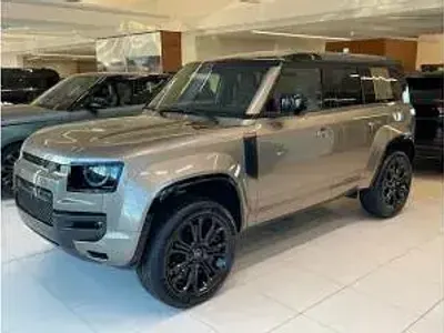 Nuova Land Rover Defender 638 CV (469 kW) 2026 Marrone SUV