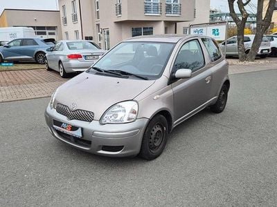 Usata Toyota Yaris 65 CV (47 kW) 2004 Grigio Utilitaria