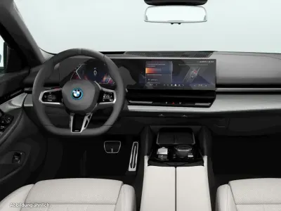 Usata BMW i5 Comfort Edition 250 kW (340 CV) 2025 Verde Station wagon