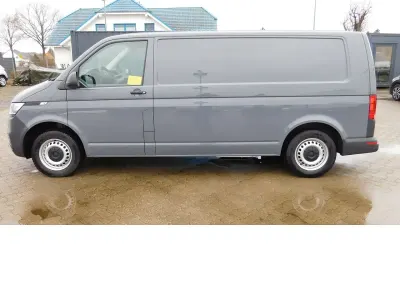 Gebraucht VW T6.1 83 kW (113 PS) 2022 Flanellgraugrau Van