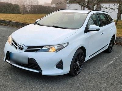 Usata Toyota Auris 99 CV (72 kW) 2015 Bianco Berlina
