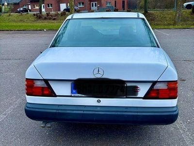 Gebraucht Mercedes 260 160 PS (117 kW) 1988 Weiß Limousine