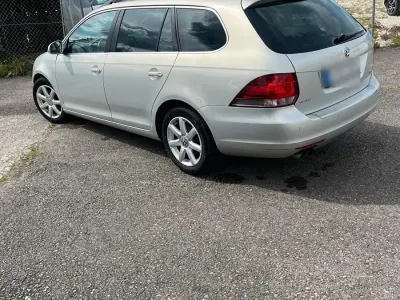 Gebraucht VW Golf VI 122 PS (89 kW) 2010 Beige Kleinwagen