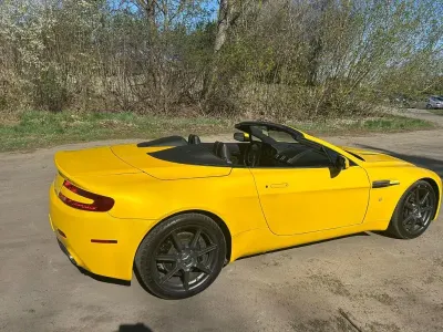 Gebraucht Aston Martin V8 Vantage 385 PS (283 kW) 2008 Gelb Cabrio