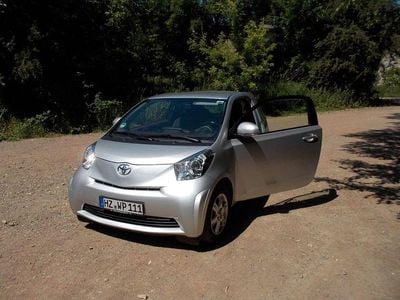 Toyota iQ