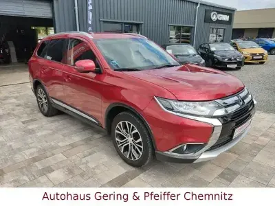 Gebraucht Mitsubishi Outlander Edition 150 PS (110 kW) 2019 Rot SUV