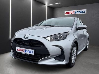 Silber Gebraucht 2022 Toyota Yaris Hybrid Comfort Kleinwagen | 16.990 € (Superpreis)
