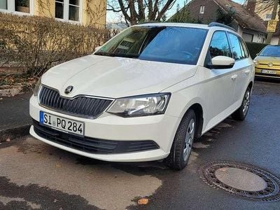 Weiß Gebraucht 2015 Skoda Fabia Ambition Kombi | 10.200 € (Fairer Preis)