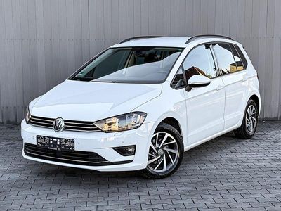 Weiß Gebraucht 2017 VW Golf Sportsvan Sound Van / Kleinbus | 14.880 € (Fairer Preis)
