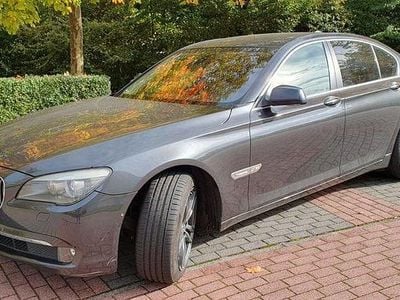 BMW 750
