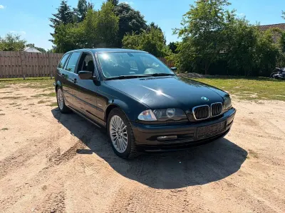 Gebraucht BMW 330 Basis 184 PS (135 kW) 1999 Schwarz Kombi