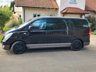 Gebraucht Hyundai H-1 170 PS (125 kW) 2015 Schwarz Van / Kleinbus