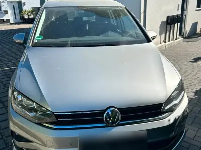 Usata VW Golf Sportsvan 81 CV (59 kW) 2018 Argento Monovolume