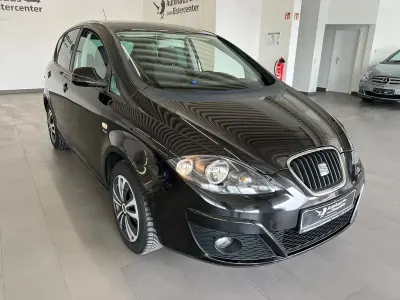 Usado Seat Altea Stylance 160 HP (117 kW) 2009 Preto Sedan