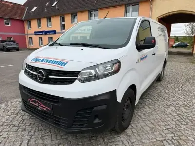 Używany Opel Vivaro Edition 144 KM (105 kW) 2023 Biały Minivan