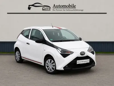 Gebraucht Toyota Aygo Business Edition 72 PS (52 kW) 2020 Weiß Kleinwagen