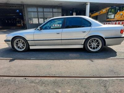 BMW 735