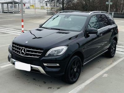 Schwarz Gebraucht 2013 Mercedes ML350 SUV | 22.200 € (Etwas zu teuer)
