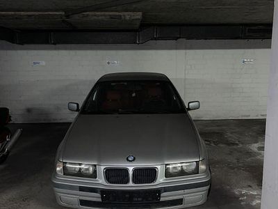 Second-hand BMW 316 105 CP (77 kW) 1999 Argintiu Berlinǎ