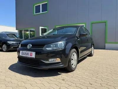 Gebraucht VW Polo Trendline 75 PS (55 kW) 2017 Deep black perleffekt Kleinwagen